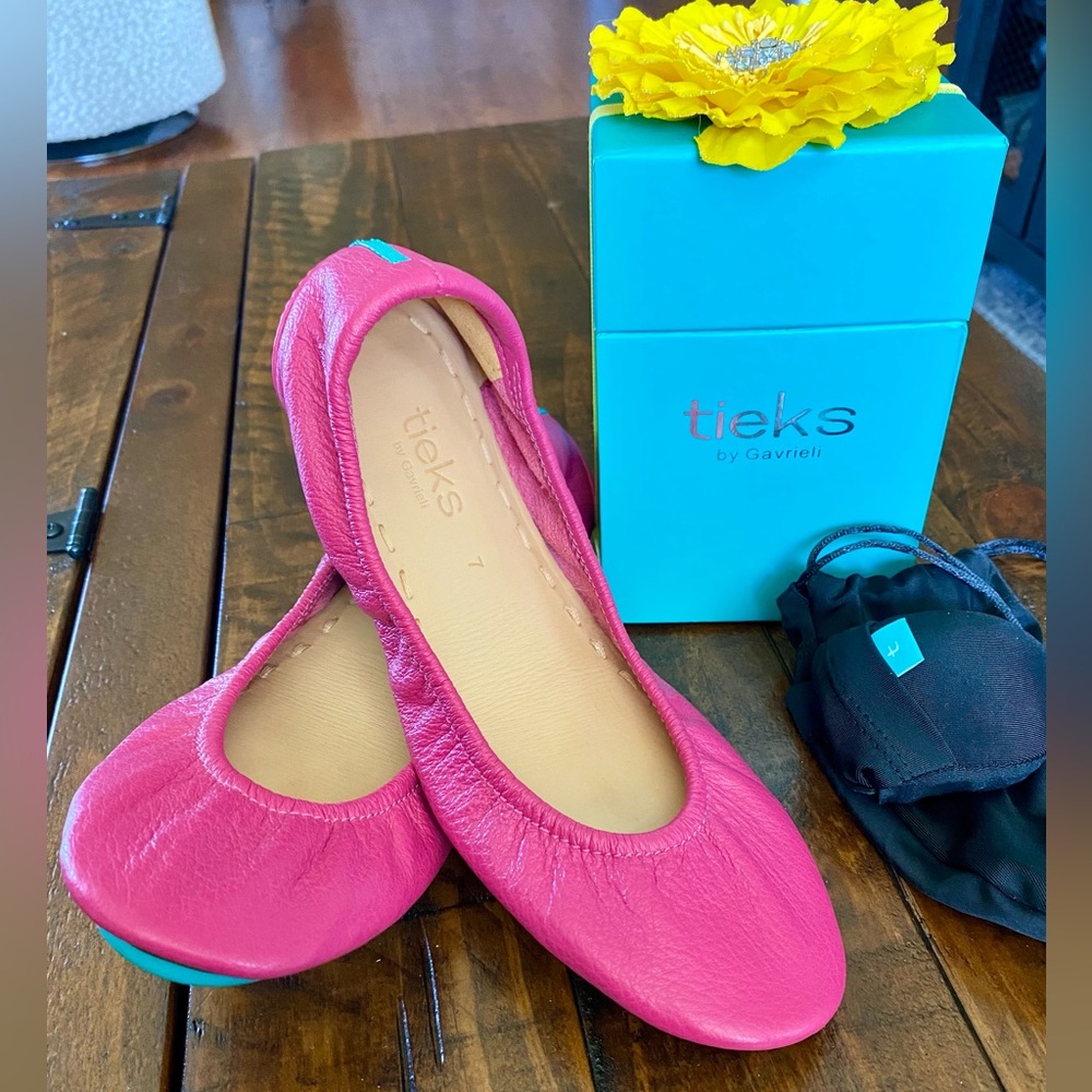 Classic Tieks in Fuschia